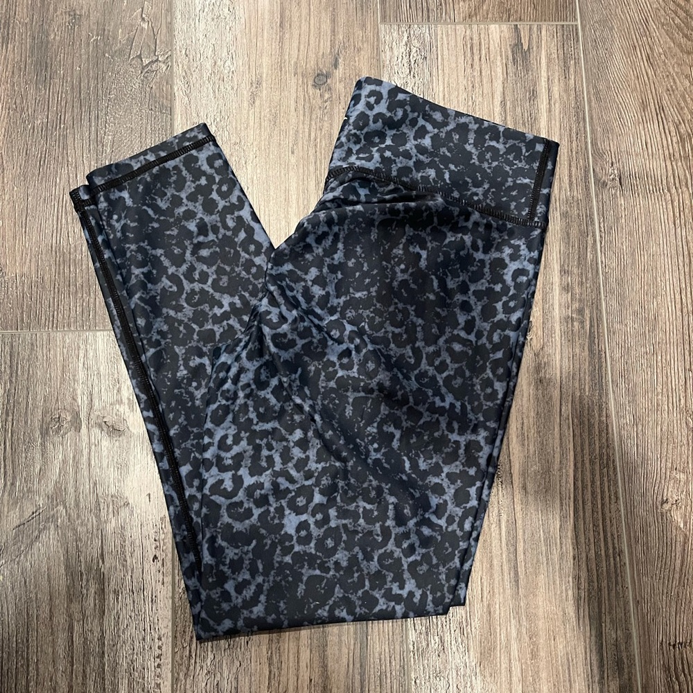 Zyia Stone Leopard Leggings